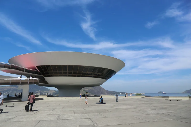 Mac Niteroi A Flor De Concreto De Niemeyer Sobre A Baia